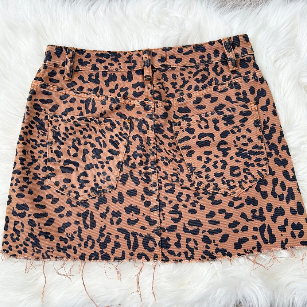 WE THE FREE Leopard Print Mini Skirt Womens 26 Baddie Mob Wife Maximalist Chic - Picture 4 of 7
